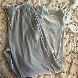 ALO Yoga Gray Sweatpants Relaxed Fit Soft Fabric